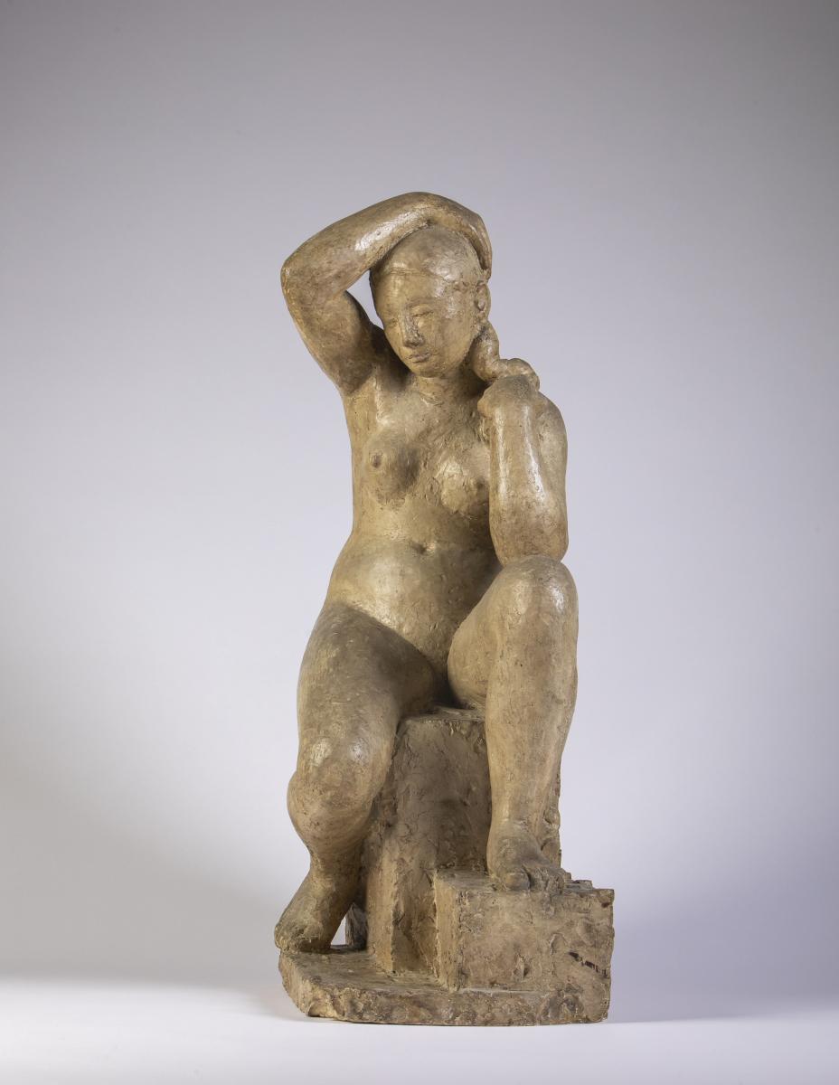 Femme assise se coiffant (Gimond, 1926)